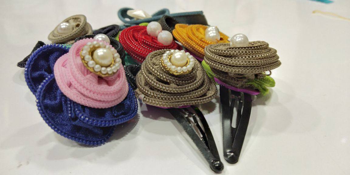 Use of Zipper for making accessories in Fashion Designing